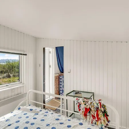 1 Bedroom Beautiful In *